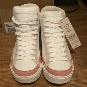 NWT No Boundaries Women's White and Pink High-Top Sneakers